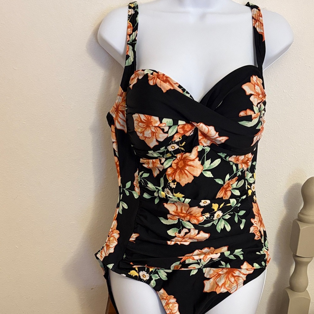 Floral Black Women's Swimsuit size 12. Rushing. Non removable bra cups.